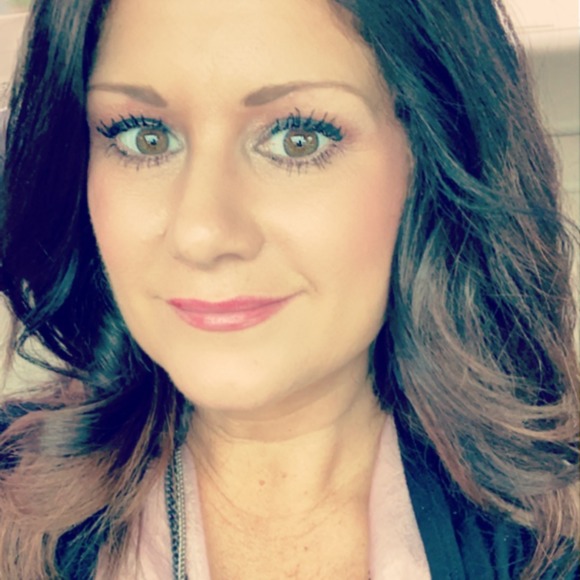 Meet your Posher, Melanie - Picture 1 of 1